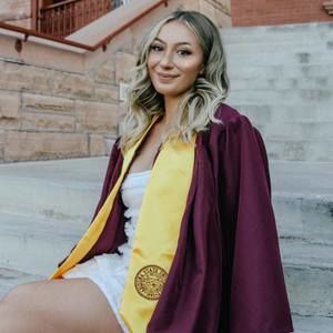 Meet your Posher, Alyssa